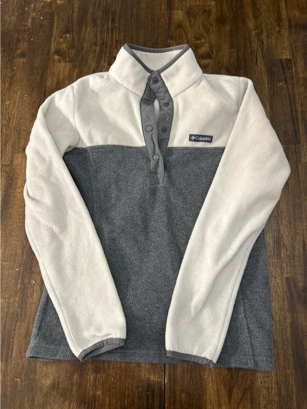 Columbia Women’s White and Gray Snap-Front Fleece Pullover
